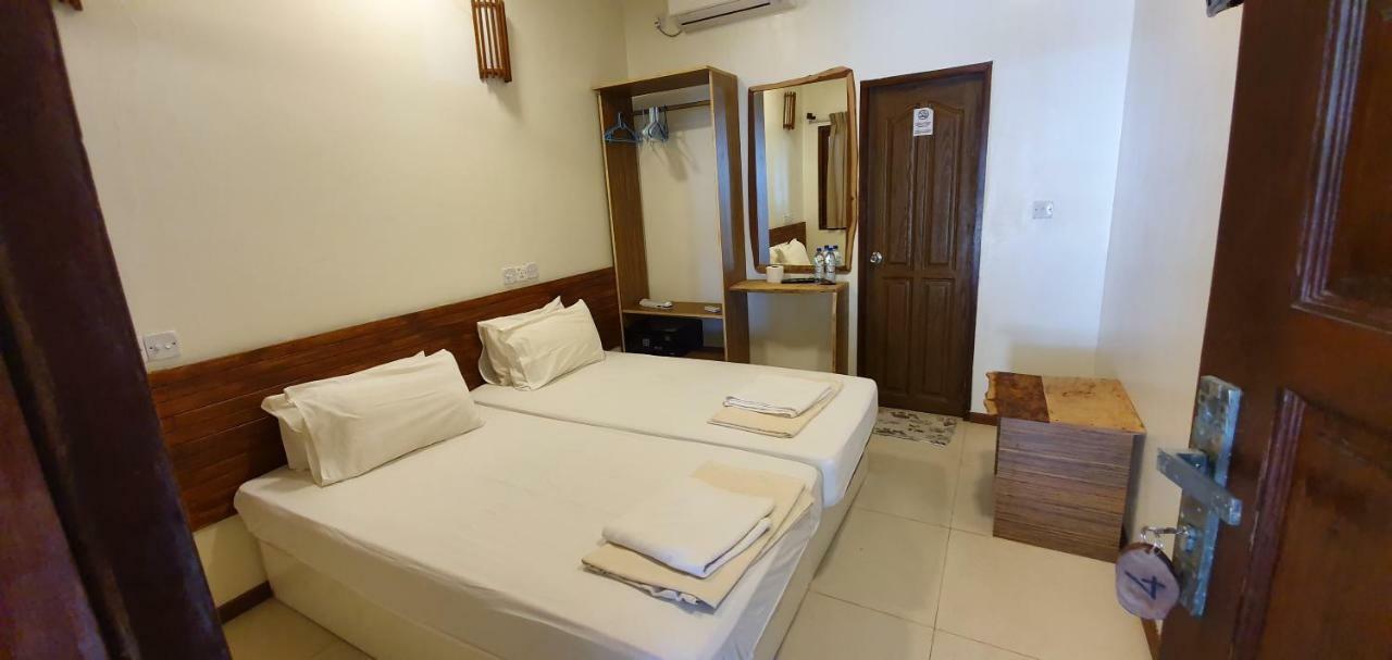 Surf Deck Hotel Thulusdhoo Eksteriør billede