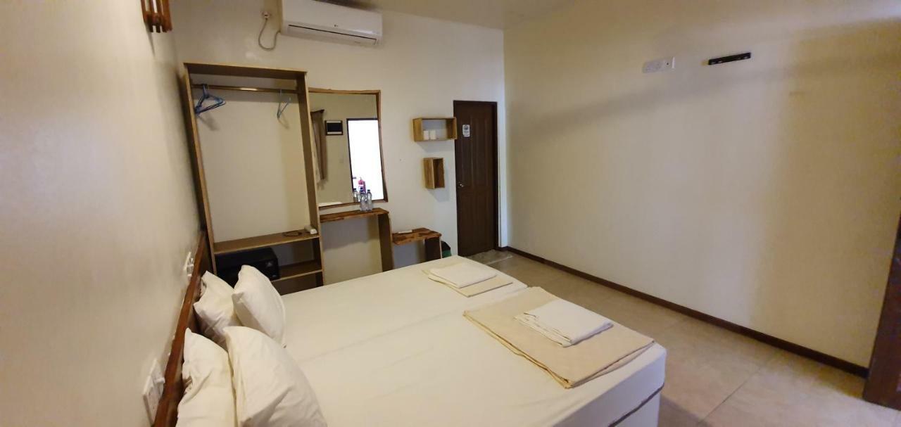 Surf Deck Hotel Thulusdhoo Eksteriør billede