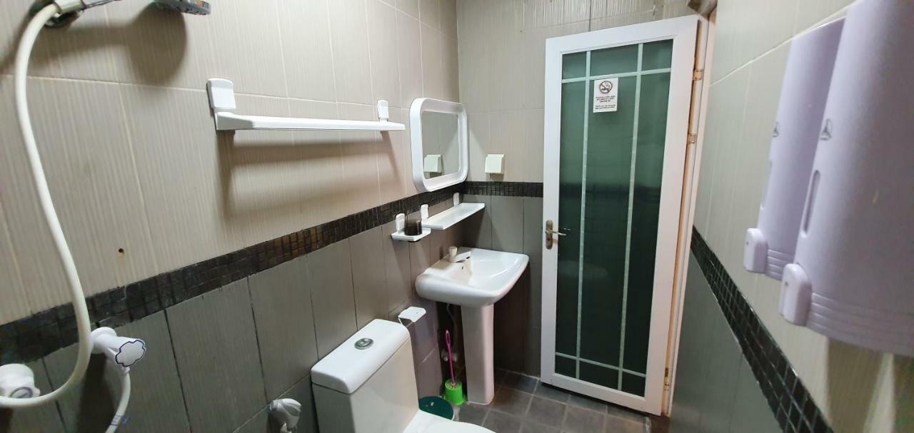 Surf Deck Hotel Thulusdhoo Eksteriør billede