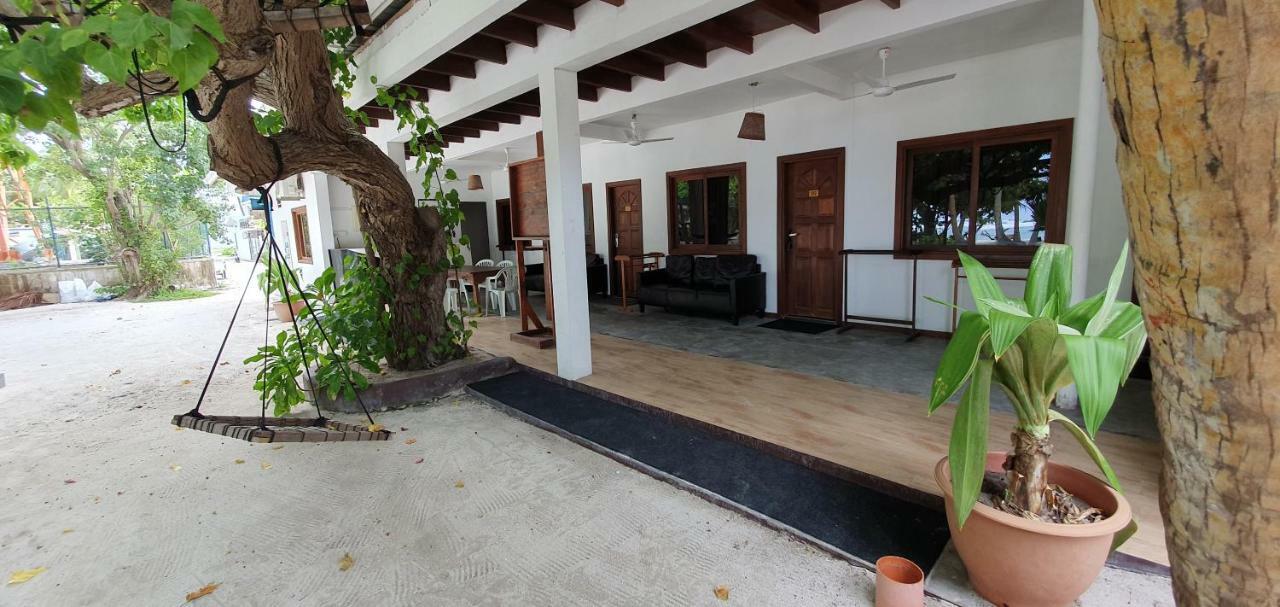 Surf Deck Hotel Thulusdhoo Eksteriør billede